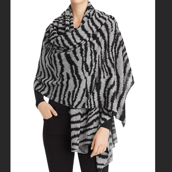 C By Bloomingdale's Cashmere Travel Wrap in Zebra Stripe One Size PRICE FIRM - Picture 1 of 6